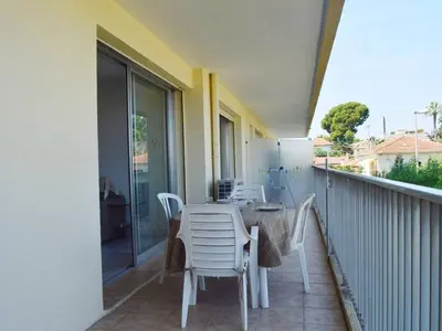 Balcon ou terrasse dans l'établissement Charmant T2 à Antibes avec balcon, proche plage - FR-1-252-129