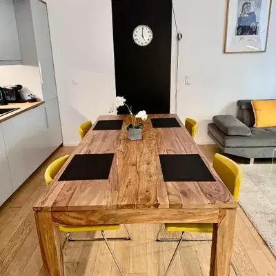 Old Town Antibes Apartment with AC 320m from Beach