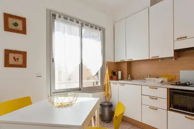 Cuisine ou kitchenette dans l'établissement Appartement Ilette - Welkeys