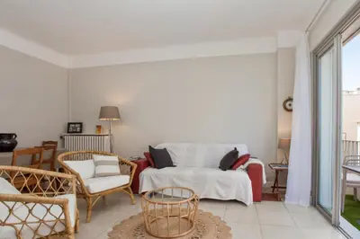 Coin salon dans l'établissement Appartement Ilette - Welkeys
