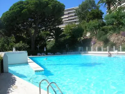 Piscine de l'établissement La Mirandole 3 pièces vue mer ou située à proximité