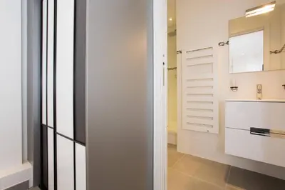 Salle de bains dans l'établissement MARTINEZ AREA: NEW 2BEDS/2BATHS