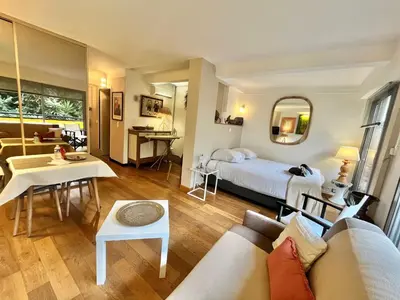 Coin salon dans l'établissement Rouaze by Welcome to Cannes