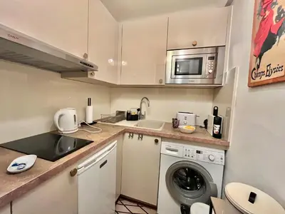 Cuisine ou kitchenette dans l'établissement Rouaze by Welcome to Cannes