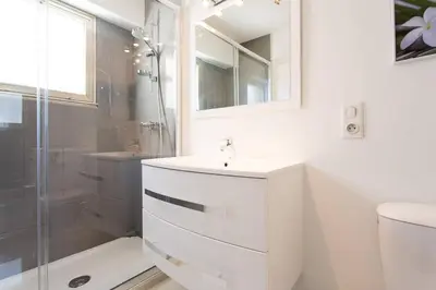 Salle de bains dans l'établissement MARRIOTT/ CROISETTE - LUXE 1 BED