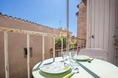 Balcon ou terrasse dans l'établissement Chez Dominique - Studio 2-4pers centre Antibes Fourmilliere 1er