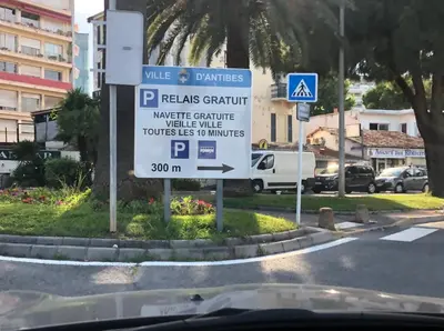 Certificat, récompense, panneau ou autre document affiché dans l'établissement DUPLEX FONTAINE - Appartement Duplex coeur vieil Antibes Old city Marché provencal