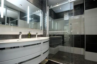 Salle de bains dans l'établissement Isadora