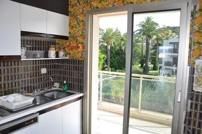 Cuisine ou kitchenette dans l'établissement Karolina Properties - Ascot Appartement