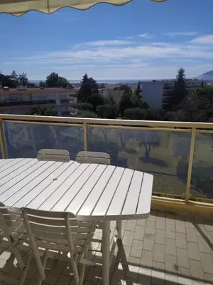 Balcon ou terrasse dans l'établissement Karolina Properties - Ascot Appartement