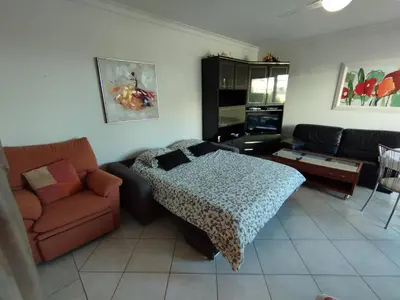 Coin salon dans l'établissement Antibes T2 Vue mer 48m2 Terrasse Parking Piscine Plage