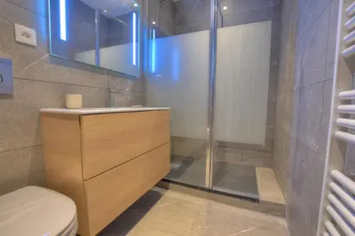 Salle de bains dans l'établissement TERRASSE ARENE - 2P avec grande terrasse, situation idéale en Vieille ville