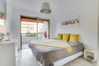 Un ou plusieurs lits dans un hébergement de l'établissement Superb 1 bedroom appartement - close to Croisette