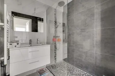Salle de bains dans l'établissement Superb 1 bedroom appartement - close to Croisette