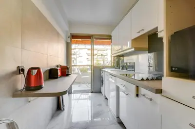 Cuisine ou kitchenette dans l'établissement Superb 1 bedroom appartement - close to Croisette