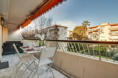 Balcon ou terrasse dans l'établissement Superb 1 bedroom appartement - close to Croisette