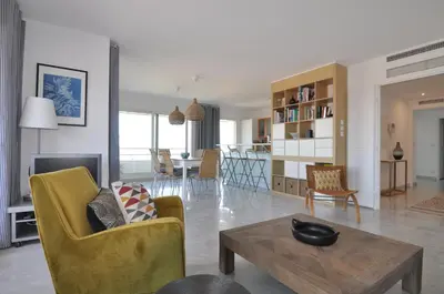 Coin salon dans l'établissement Stunning 2-bedroom apartment & panoramic sea view -StayInAntibes- 54 Soleau