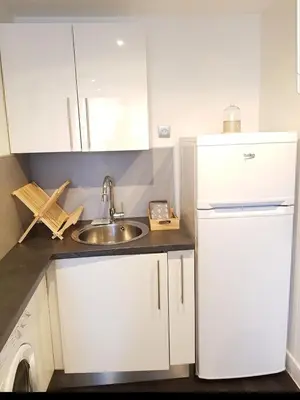 Cuisine ou kitchenette dans l'établissement Studio Cosy centre Cannes