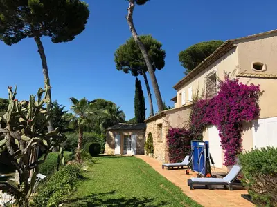 Jardin de l'établissement Magnifique Villa de prestige Antibes/Juan-les-Pins