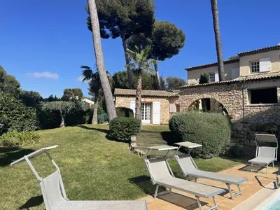Jardin de l'établissement Magnifique Villa de prestige Antibes/Juan-les-Pins