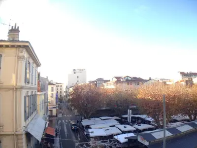 Plan de l'établissement CANNES Festival Films Center, with 2 bedrooms and balcony