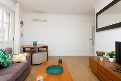 Coin salon dans l'établissement 2-Br Apartment 2 min from the Beaches