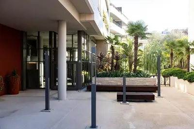 Jardin de l'établissement Renovated 2-Br Apartment with Terrace and Pool