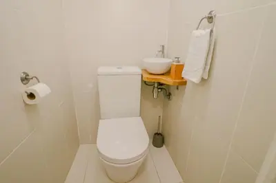 Salle de bains dans l'établissement Duplex au coeur du vieil Antibes