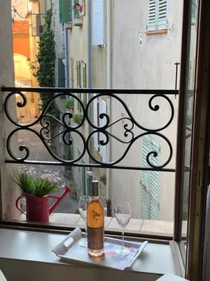Balcon ou terrasse dans l'établissement Duplex au coeur du vieil Antibes