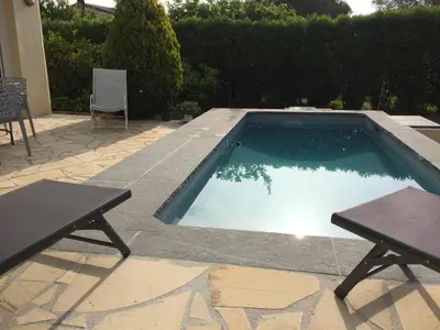 Piscine de l'établissement Villa L'Adret et sa piscine ou située à proximité