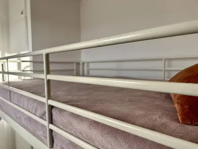 Un ou plusieurs lits superposés dans un hébergement de l'établissement Magnifique 3 pièces avec terrasse et parking, 4 couchages, Villeneuve-Loubet Plage - FR-1-252A-11