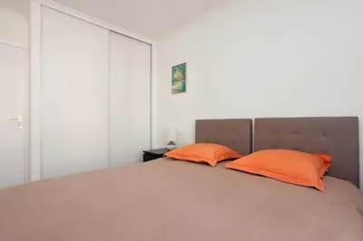 Un ou plusieurs lits dans un hébergement de l'établissement 3-Room Apartment with Terrace in Palm Beach