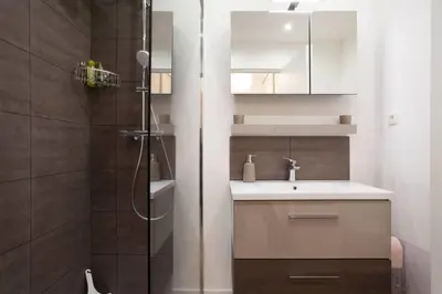 Salle de bains dans l'établissement 3-Room Apartment with Terrace in Palm Beach