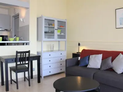 Cuisine ou kitchenette dans l'établissement Studio rénové en bord de mer à Villeneuve-Loubet - FR-1-252A-4