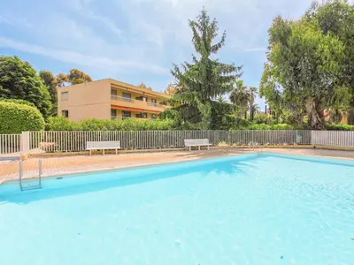 Piscine de l'établissement Apartment Les Eucalyptus-3 by Interhome ou située à proximité