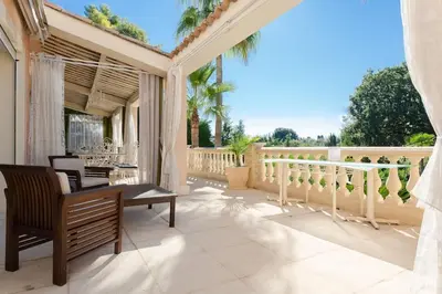 Balcon ou terrasse dans l'établissement 9 chambres spa hamman sauna Piscine chauffée poss