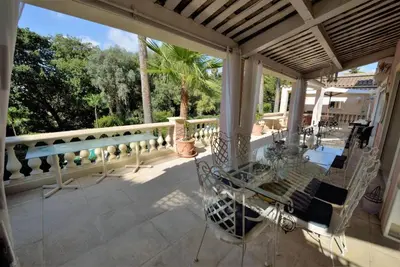 Balcon ou terrasse dans l'établissement 9 chambres spa hamman sauna Piscine chauffée poss