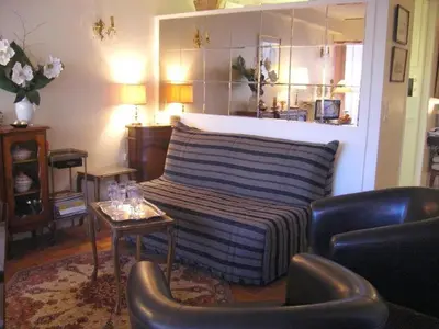 Coin salon dans l'établissement Karolina Properties - Appartement Commodore Croisette