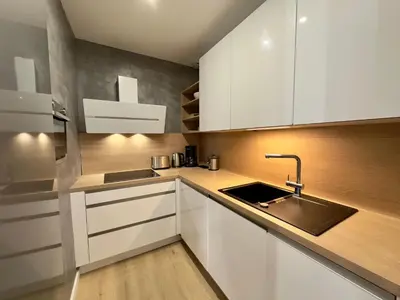 Cuisine ou kitchenette dans l'établissement Luxueux 3 pièces de 80m2 -2 chambres, 2 salles de bain- A 1mn de la Croisette et des plages