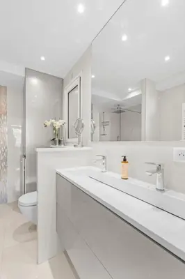 Salle de bains dans l'établissement REF 1181 - Cannes Croisette - Sea view apartment for rent