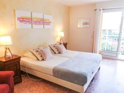 Un ou plusieurs lits dans un hébergement de l'établissement Apartment Reine Astrid-3 by Interhome