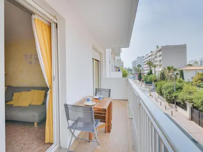 Balcon ou terrasse dans l'établissement Apartment Reine Astrid-3 by Interhome