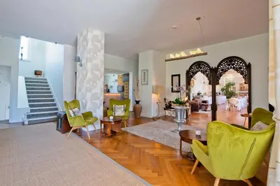 Coin salon dans l'établissement Hôtel La Villa Cap d’Antibes