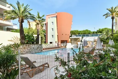 Piscine de l'établissement Résidence Pierre & Vacances Premium Port Prestige ou située à proximité