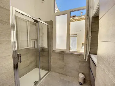 Salle de bains dans l'établissement Lecerf 2P ZEI5517