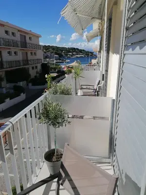 Balcon ou terrasse dans l'établissement Hotel Miramar- Cap d'Antibes - La Garoupe plage