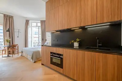 Cuisine ou kitchenette dans l'établissement La Guitare 23 - Large modern studio with balcony in center of Cannes, just behind Grand Hotel