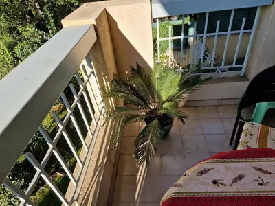 Balcon ou terrasse dans l'établissement Cannes près Croisette beau 2 pièces 3 étoiles