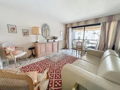 Coin salon dans l'établissement Luxury 1 bedroom Jardins Croisette 5 mins Croisette 265