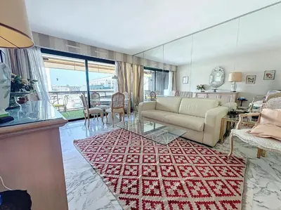 Coin salon dans l'établissement Luxury 1 bedroom Jardins Croisette 5 mins Croisette 265
